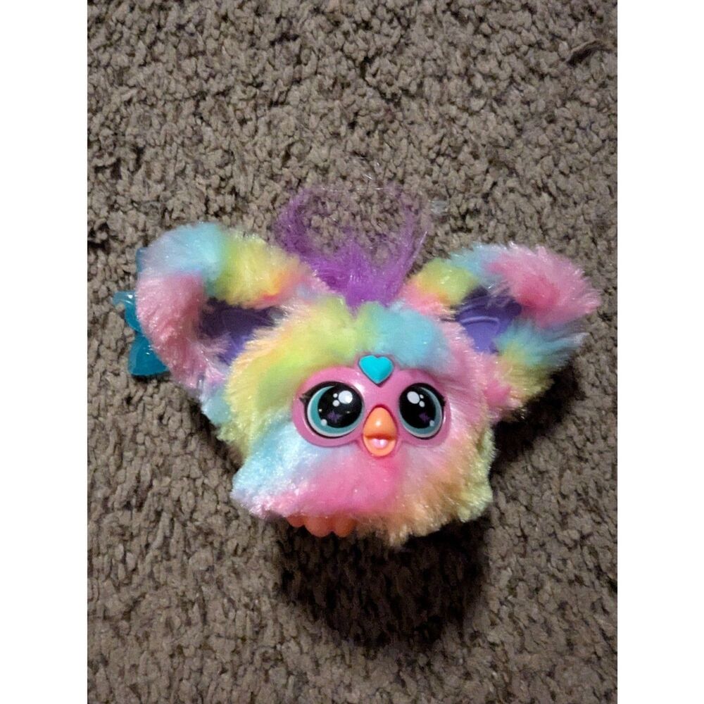 Hasbro Furby Furblets Ray-Vee Mini Rainbow Tie Dye Plush Clip Toy F8897